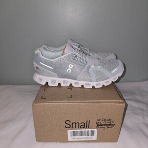 On Cloud Men's Cloud 5 Running shoe Glacier/White, Size 8, New with flaws $160